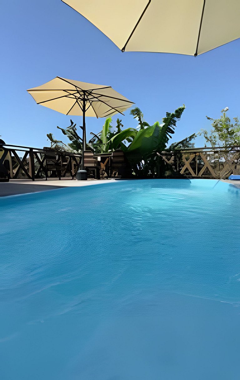 Casa com piscina, 4 Qts com ar-condicionado, pula-pula e est