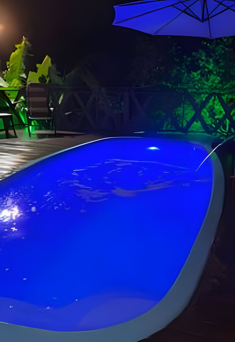 Casa com piscina, 4 Qts com ar-condicionado, pula-pula e est