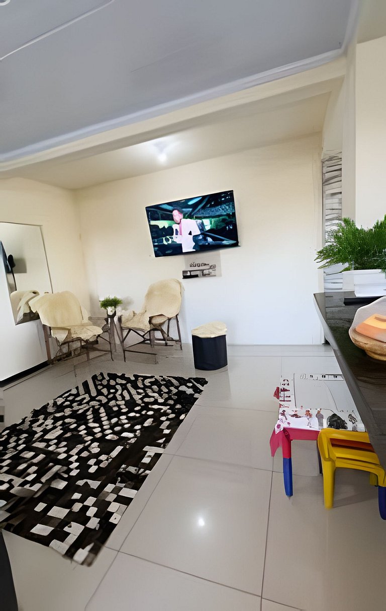 Casa com piscina, 4 Qts com ar-condicionado, pula-pula e est