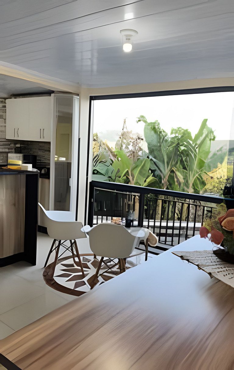 Casa com piscina, 4 Qts com ar-condicionado, pula-pula e est