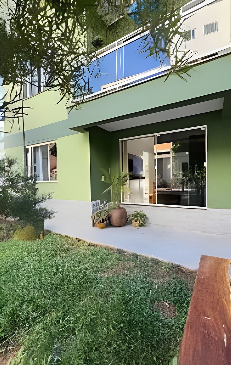 Casa das Bromélias|Com quiosque em meio à natureza