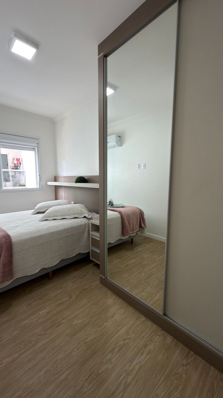 Apto Hortênsias| 3Q,Banheira Hidro, ao lado Termas